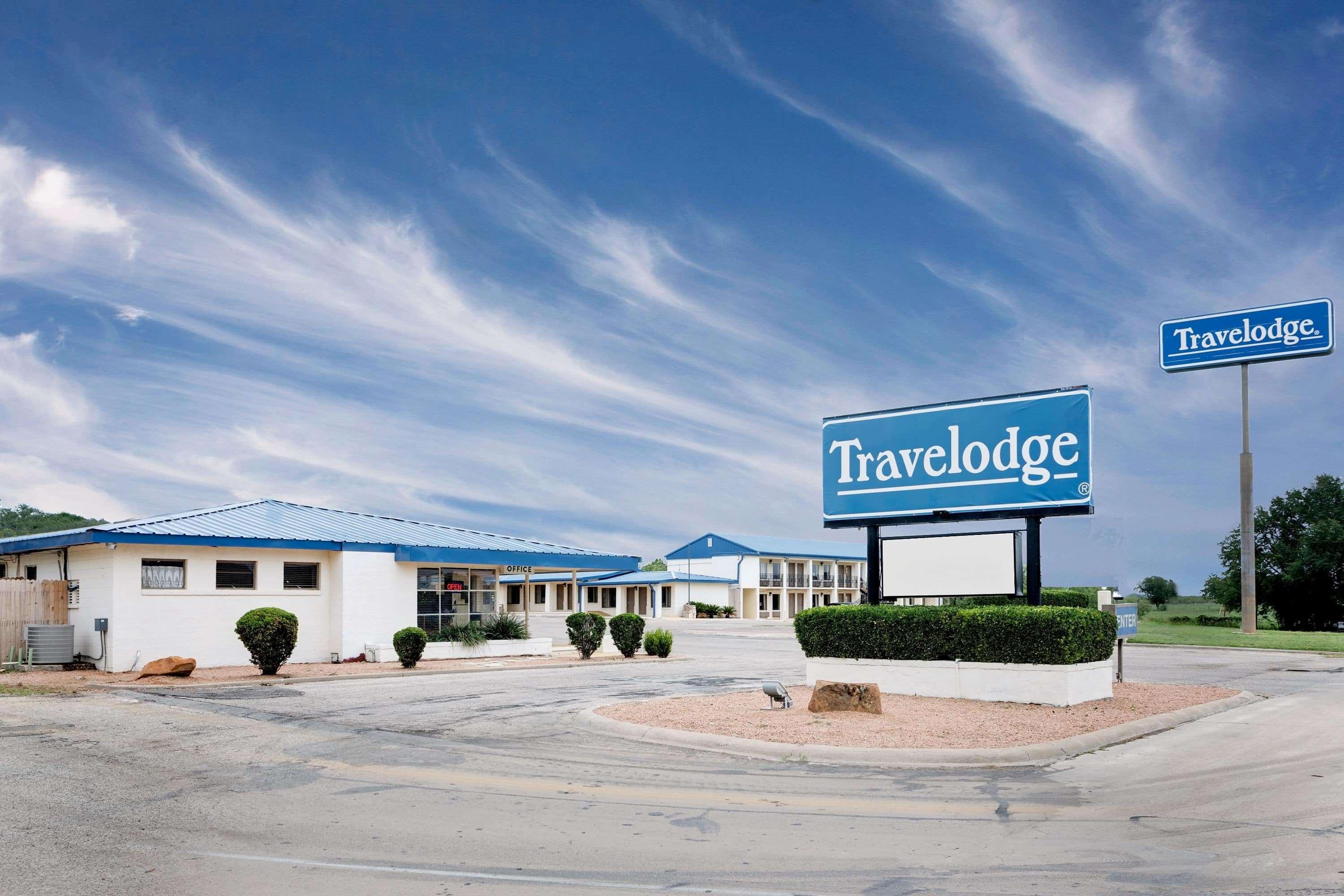 Travelodge By Wyndham Озона Екстер'єр фото